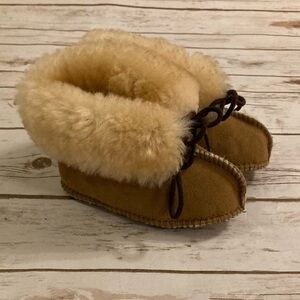 Minnetonka Kids Moccasins - Tan and Brown
